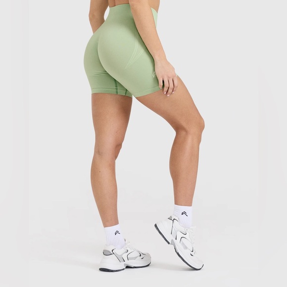 ONER ACTIVE EFFORTLESS SEAMLESS SHORTS - XS - Picture 2 of 5